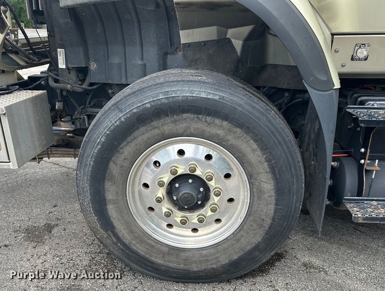 image for item DP8419 2012 International  7500 sewer jetter truck