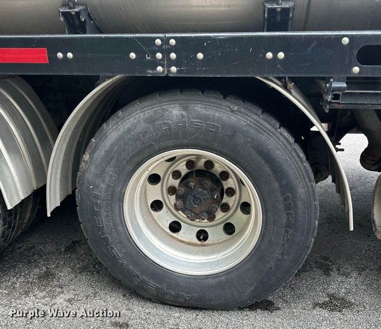 image for item DP8419 2012 International  7500 sewer jetter truck