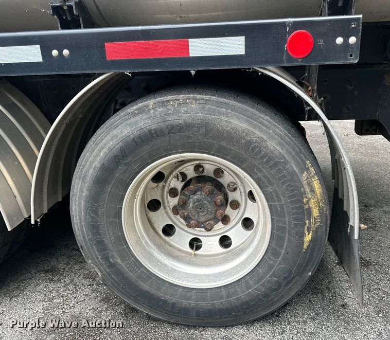 image for item DP8419 2012 International  7500 sewer jetter truck