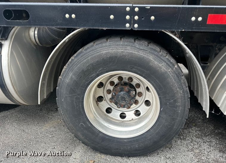 image for item DP8419 2012 International  7500 sewer jetter truck