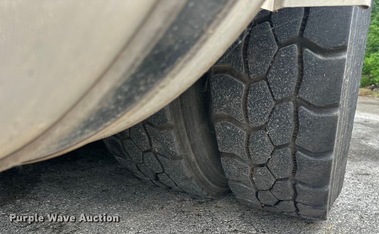 image for item DP8419 2012 International  7500 sewer jetter truck