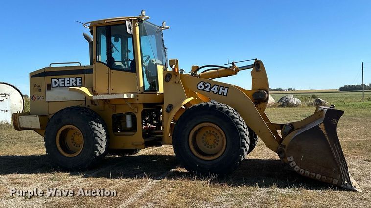 image for item DP8528 1996 John Deere 624G wheel loader