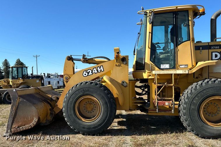 image for item DP8528 1996 John Deere 624G wheel loader