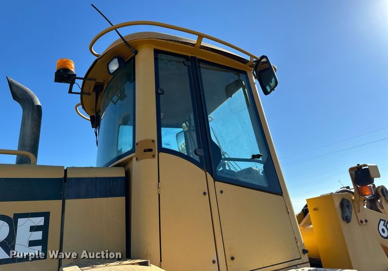 image for item DP8528 1996 John Deere 624G wheel loader