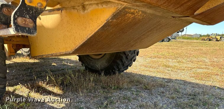 image for item DP8528 1996 John Deere 624G wheel loader