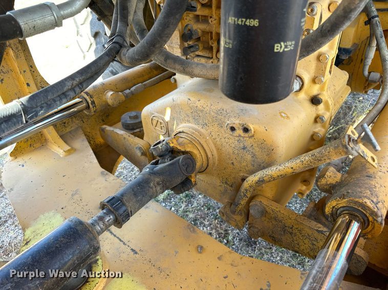 image for item DP8528 1996 John Deere 624G wheel loader