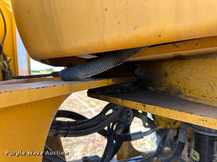 image for item DP8528 1996 John Deere 624G wheel loader