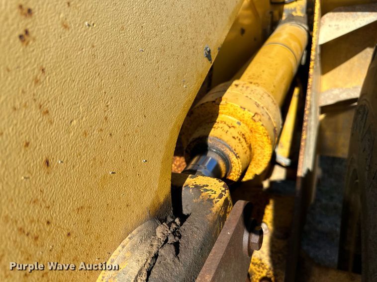 image for item DP8528 1996 John Deere 624G wheel loader