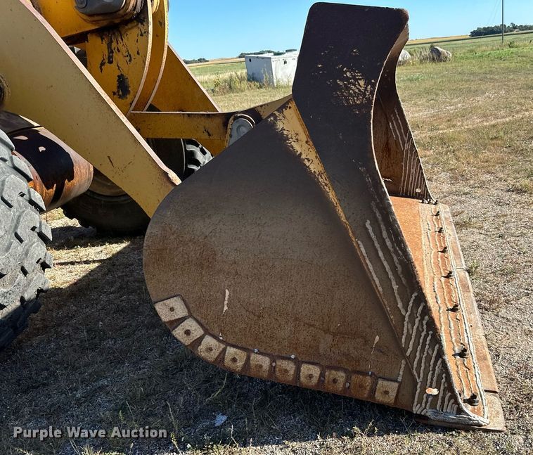 image for item DP8528 1996 John Deere 624G wheel loader