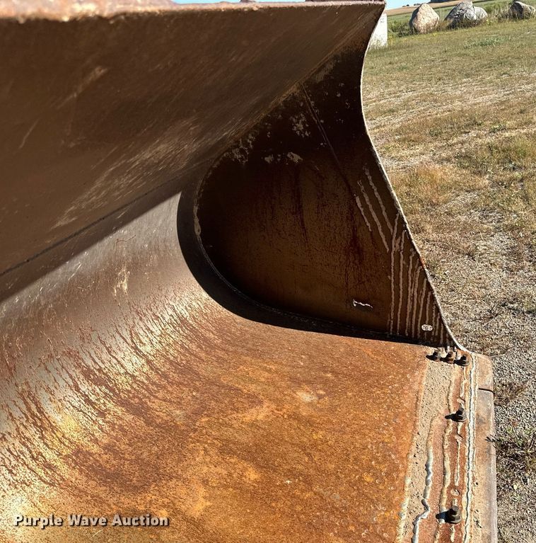 image for item DP8528 1996 John Deere 624G wheel loader