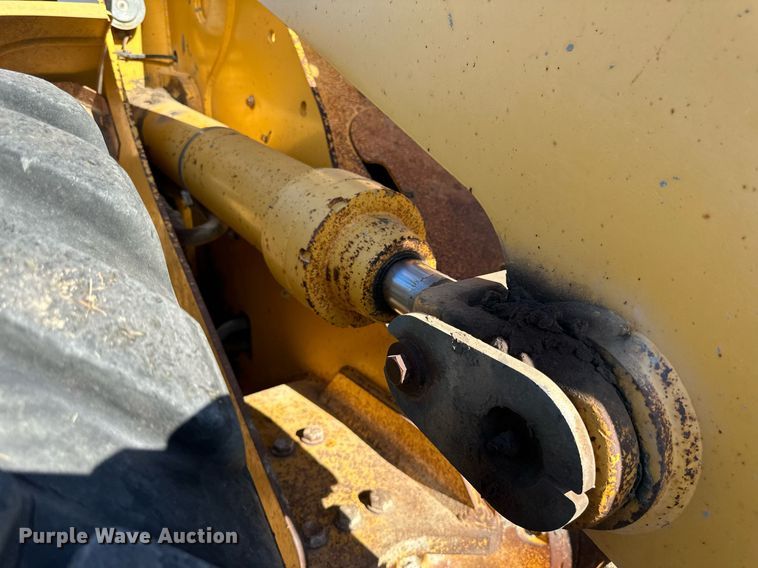 image for item DP8528 1996 John Deere 624G wheel loader