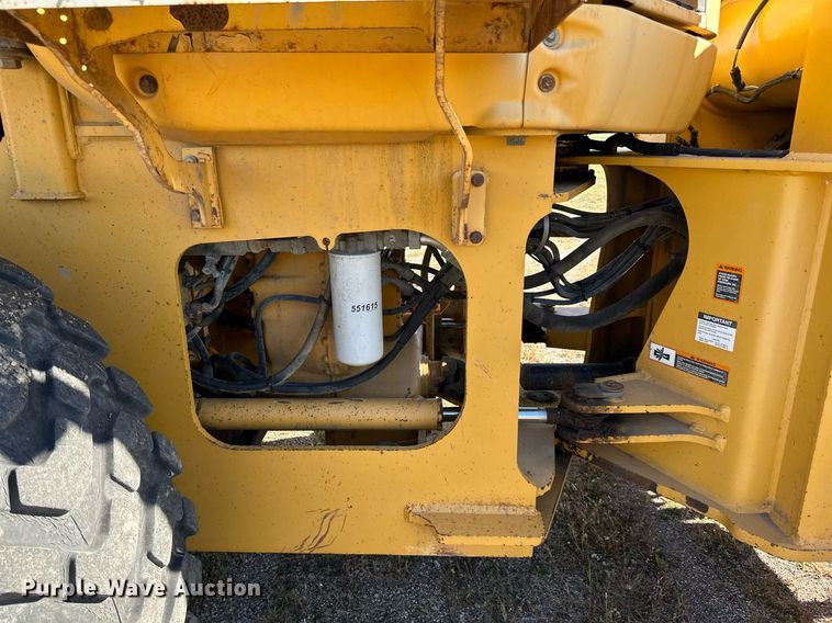 image for item DP8528 1996 John Deere 624G wheel loader