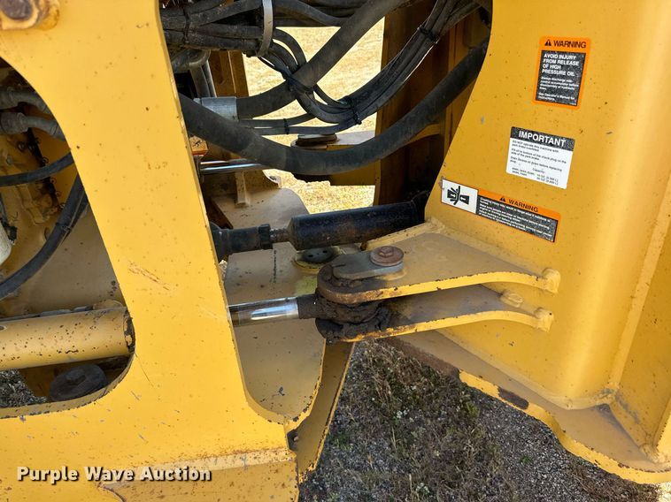 image for item DP8528 1996 John Deere 624G wheel loader