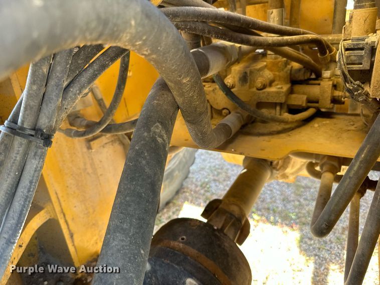 image for item DP8528 1996 John Deere 624G wheel loader