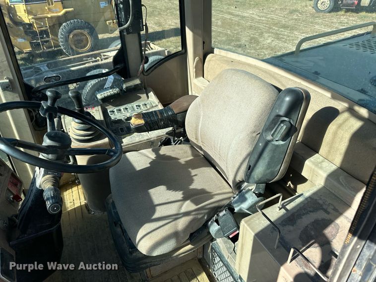 image for item DP8528 1996 John Deere 624G wheel loader