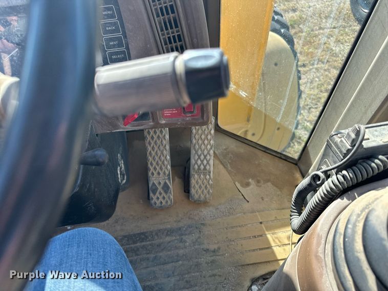 image for item DP8528 1996 John Deere 624G wheel loader