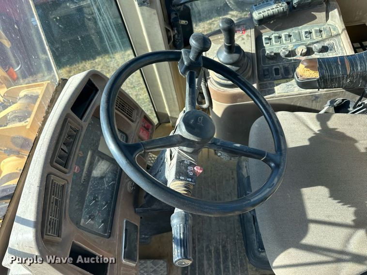 image for item DP8528 1996 John Deere 624G wheel loader