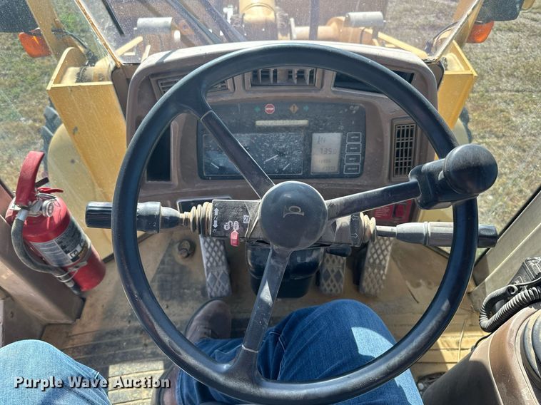 image for item DP8528 1996 John Deere 624G wheel loader