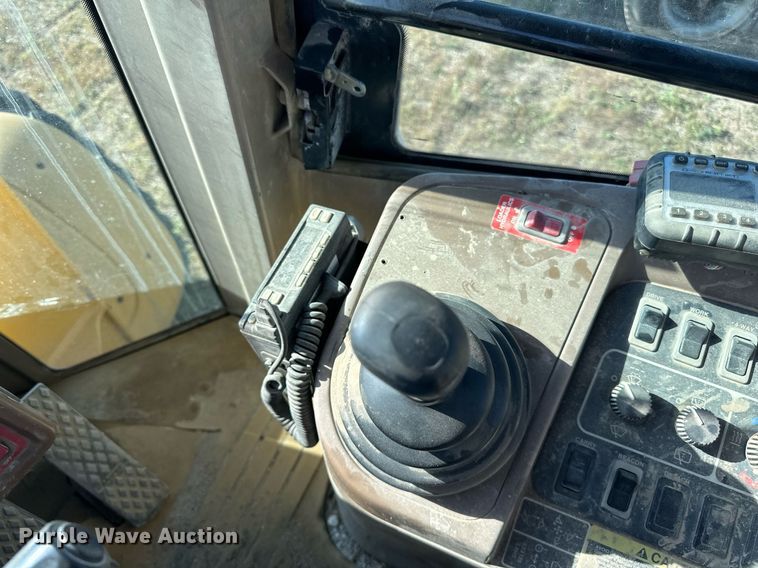 image for item DP8528 1996 John Deere 624G wheel loader