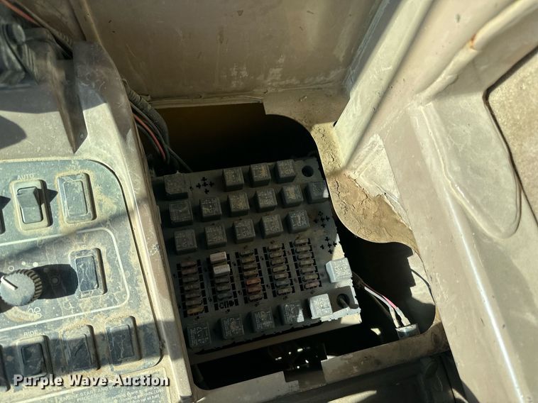 image for item DP8528 1996 John Deere 624G wheel loader