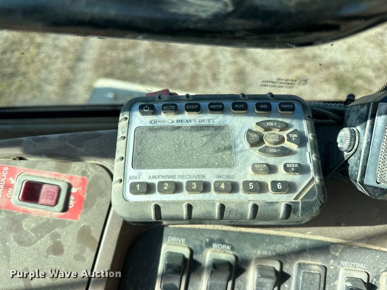 image for item DP8528 1996 John Deere 624G wheel loader