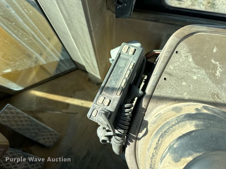 image for item DP8528 1996 John Deere 624G wheel loader