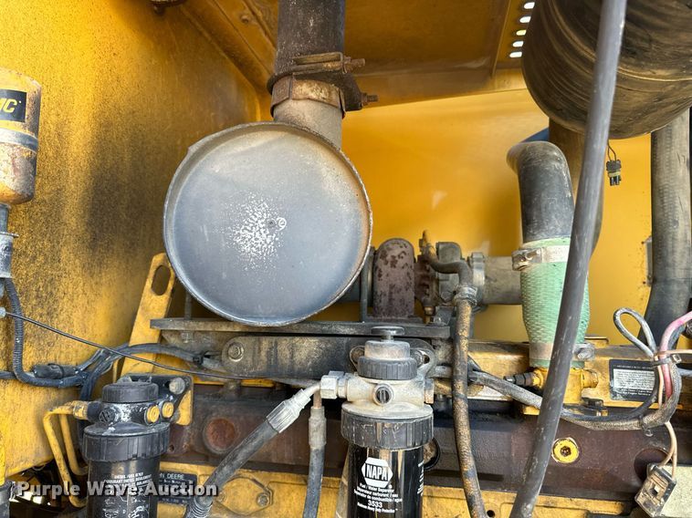 image for item DP8528 1996 John Deere 624G wheel loader