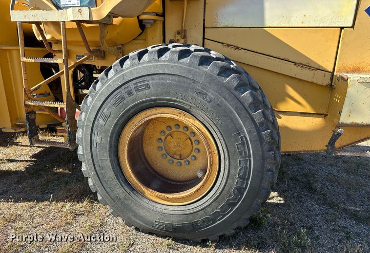 image for item DP8528 1996 John Deere 624G wheel loader