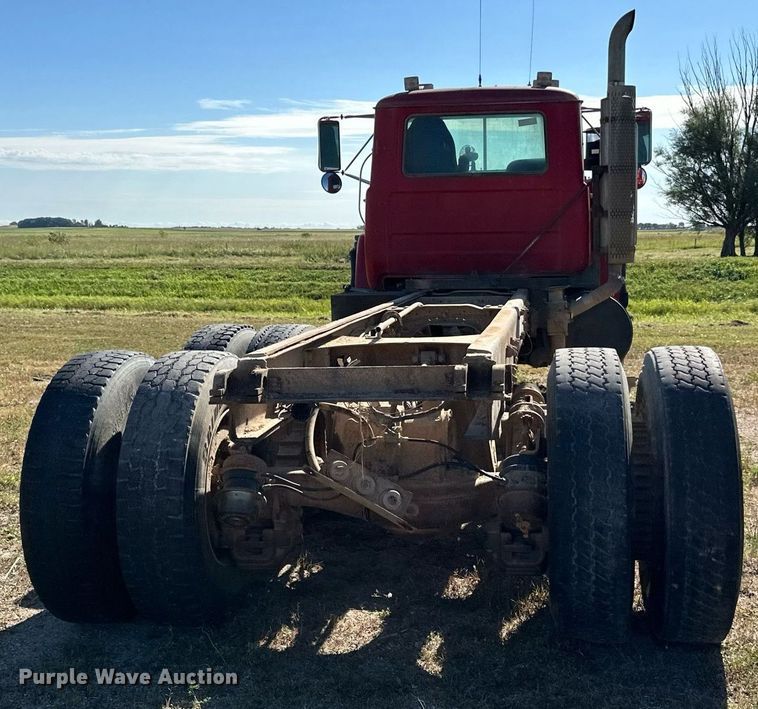image for item DP8529 1990 Mack  RB690S truck cab and chassis