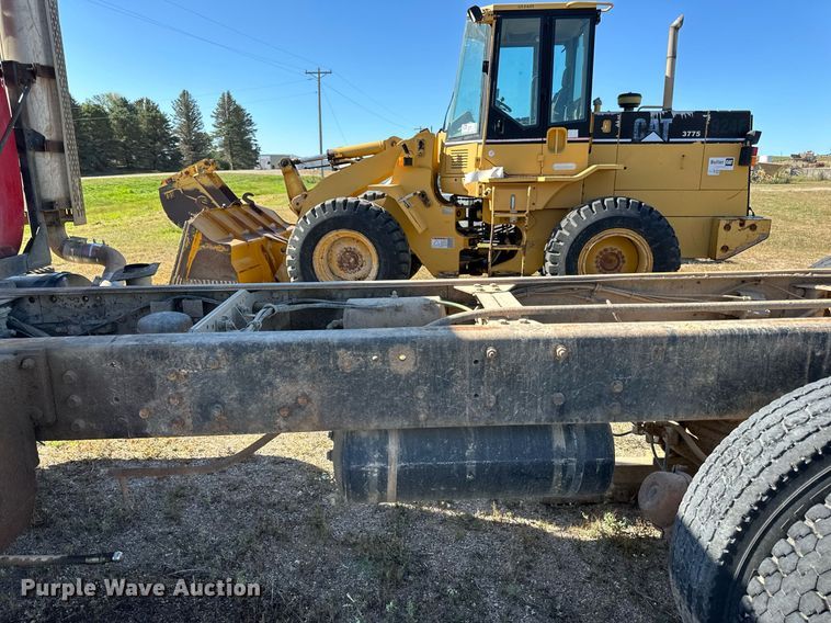 image for item DP8529 1990 Mack  RB690S truck cab and chassis