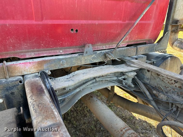 image for item DP8529 1990 Mack  RB690S truck cab and chassis