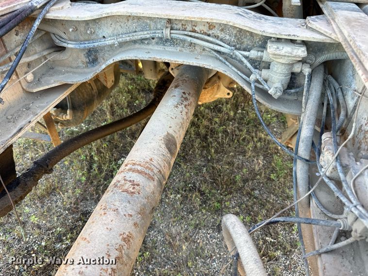 image for item DP8529 1990 Mack  RB690S truck cab and chassis