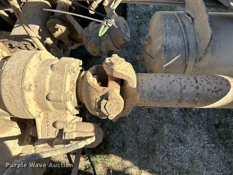 image for item DP8529 1990 Mack  RB690S truck cab and chassis