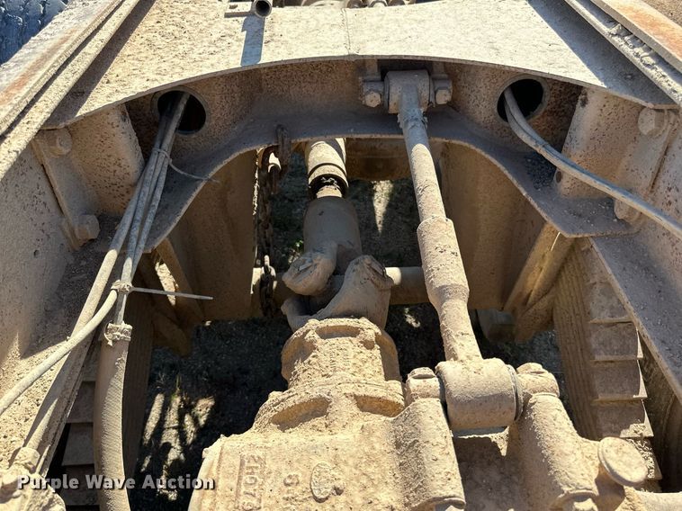 image for item DP8529 1990 Mack  RB690S truck cab and chassis