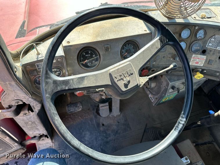 image for item DP8529 1990 Mack  RB690S truck cab and chassis