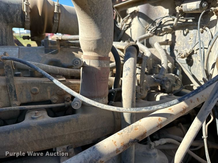 image for item DP8529 1990 Mack  RB690S truck cab and chassis