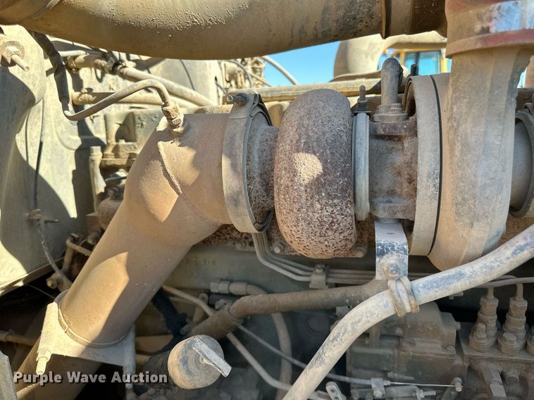 image for item DP8529 1990 Mack  RB690S truck cab and chassis