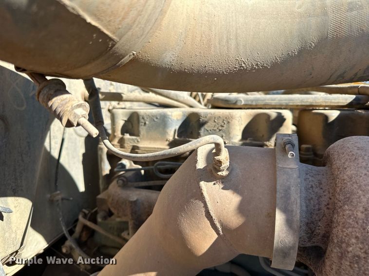 image for item DP8529 1990 Mack  RB690S truck cab and chassis