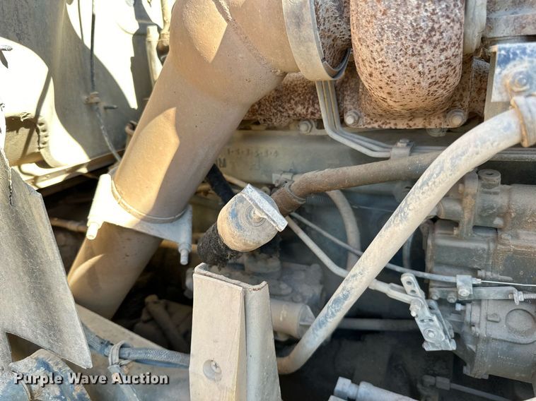 image for item DP8529 1990 Mack  RB690S truck cab and chassis