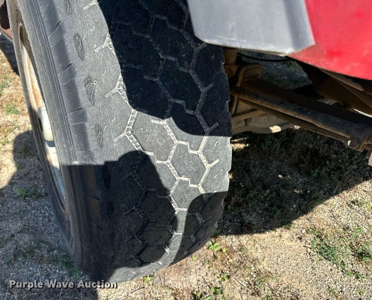 image for item DP8529 1990 Mack  RB690S truck cab and chassis