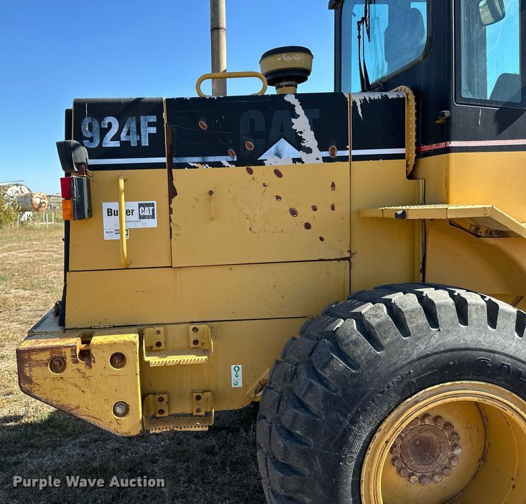 image for item DP8530 1996 Caterpillar  924F wheel loader