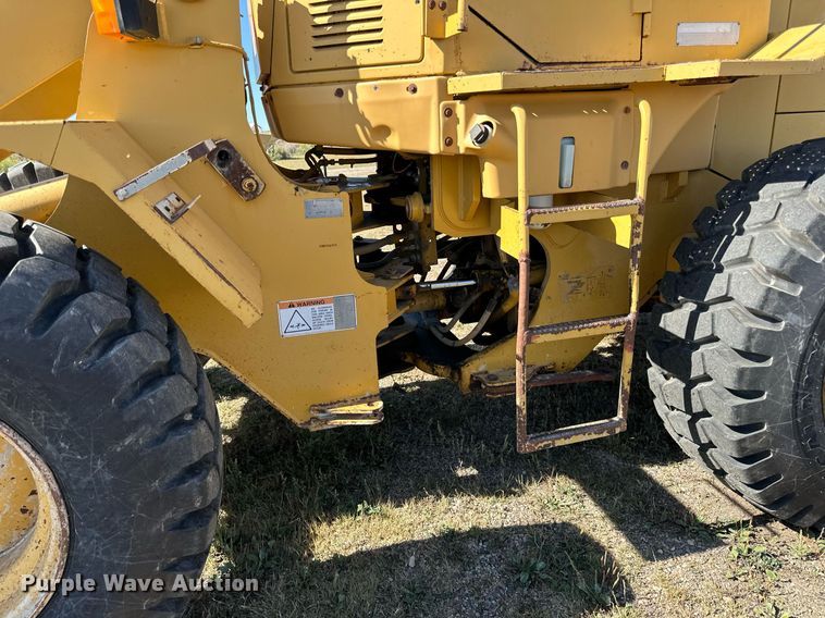 image for item DP8530 1996 Caterpillar  924F wheel loader