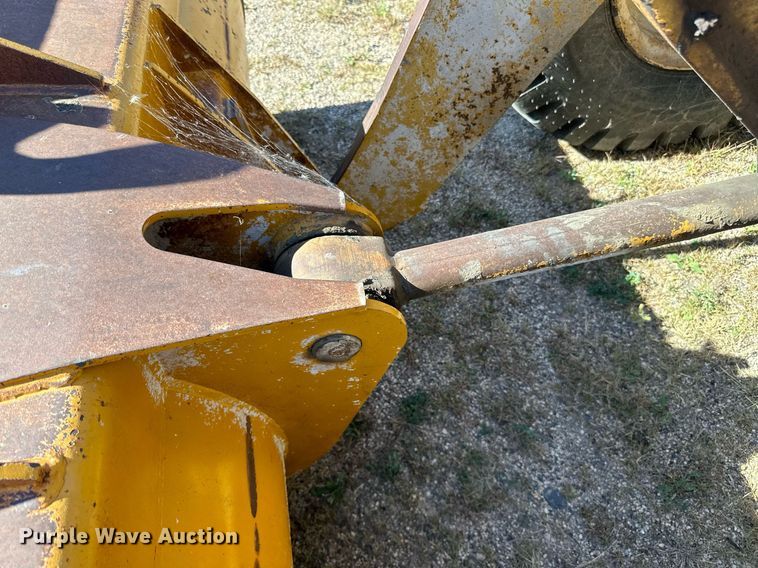 image for item DP8530 1996 Caterpillar  924F wheel loader