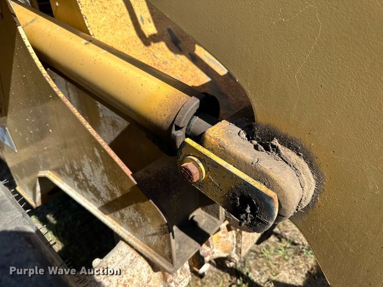 image for item DP8530 1996 Caterpillar  924F wheel loader