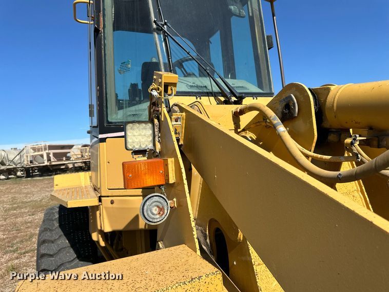 image for item DP8530 1996 Caterpillar  924F wheel loader