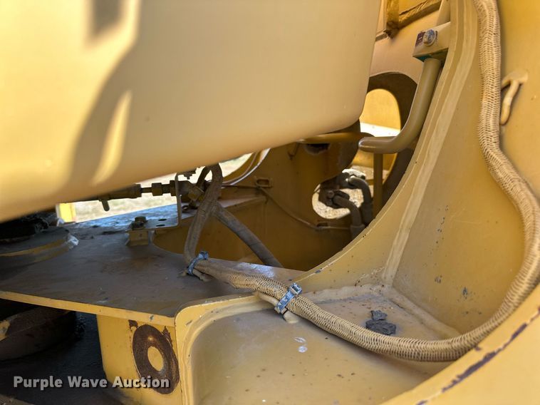 image for item DP8530 1996 Caterpillar  924F wheel loader