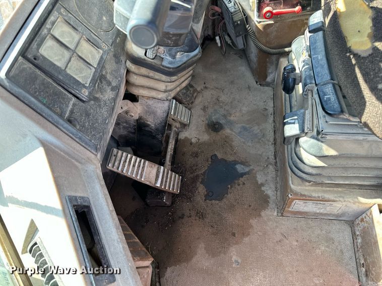 image for item DP8530 1996 Caterpillar  924F wheel loader