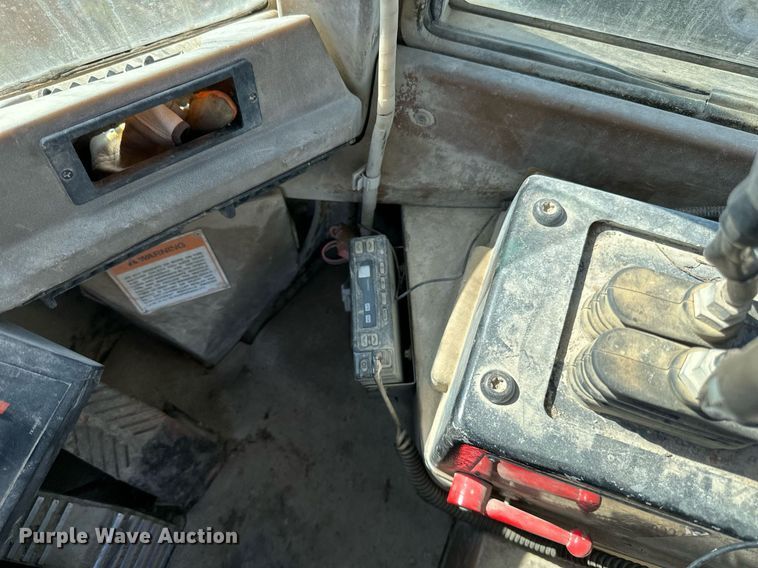 image for item DP8530 1996 Caterpillar  924F wheel loader