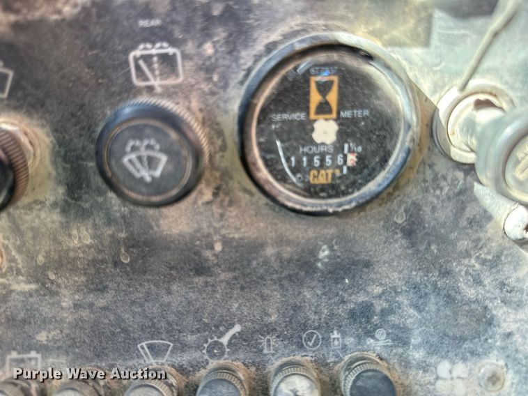 image for item DP8530 1996 Caterpillar  924F wheel loader