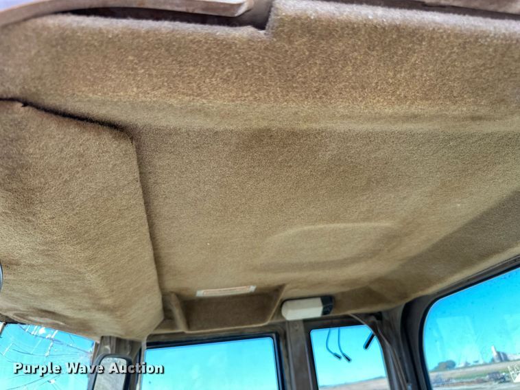 image for item DP8530 1996 Caterpillar  924F wheel loader